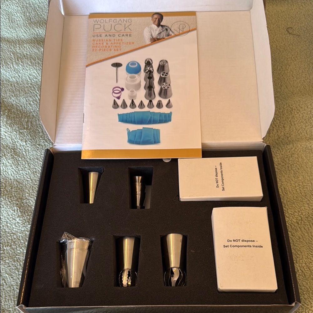 Wolfgang Puck Pastry Decorating Set